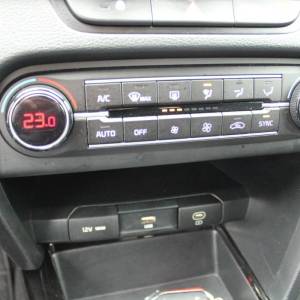 Kia Ceed Sportswagon 1.5 T-GDi *LED, NAVIGACIJA, KAMERA*