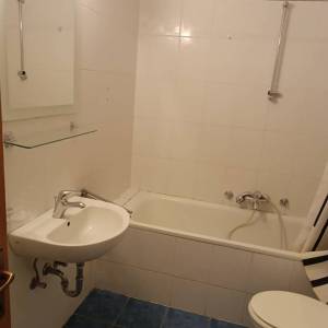 Knežija, 2S stan s loggiom 51m2, odlična lokacija, bez provizije