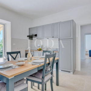 Kraljevica - dvojna kuća s okućnicom 453 m², turistički uhodan