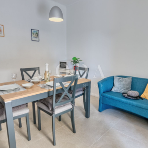 Kraljevica - dvojna kuća s okućnicom 453 m², turistički uhodan