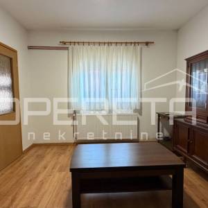 KUĆA 80 m2 NKP S DVORIŠNIM STANOM 43 m2 NKP, DVORIŠTE 566 M2, VINKOVCI, NOVO SEL