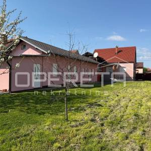 KUĆA 80 m2 NKP S DVORIŠNIM STANOM 43 m2 NKP, DVORIŠTE 566 M2, VINKOVCI, NOVO SEL