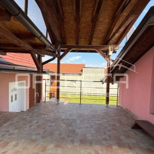 KUĆA 80 m2 NKP S DVORIŠNIM STANOM 43 m2 NKP, DVORIŠTE 566 M2, VINKOVCI, NOVO SEL