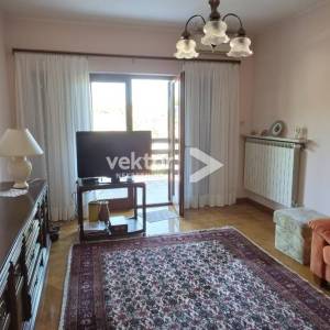 Kuća Pazin, 200 m² + garaža 40 m², mirna lokacija, otvoren pogled