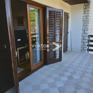 Kuća Pazin, 200 m² + garaža 40 m², mirna lokacija, otvoren pogled