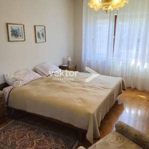 Kuća Pazin, 200 m² + garaža 40 m², mirna lokacija, otvoren pogled