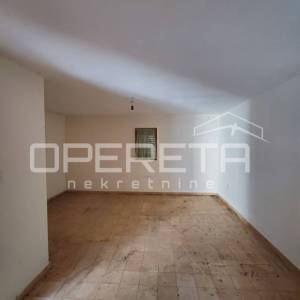 Kuća s 2 stana i pomoćnim objektom, 190 m2, Arbanasi, Zadar
