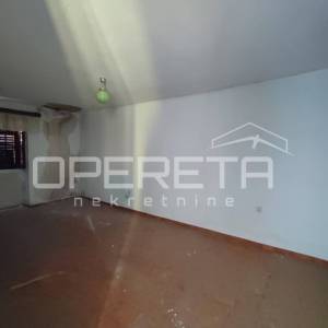 Kuća s 2 stana i pomoćnim objektom, 190 m2, Arbanasi, Zadar
