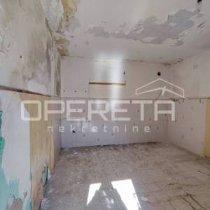 Kuća s 2 stana i pomoćnim objektom, 190 m2, Arbanasi, Zadar
