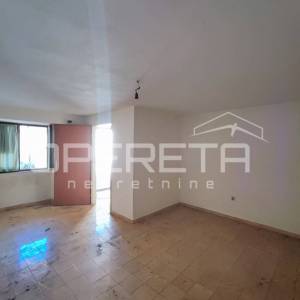 Kuća s 2 stana i pomoćnim objektom, 190 m2, Arbanasi, Zadar
