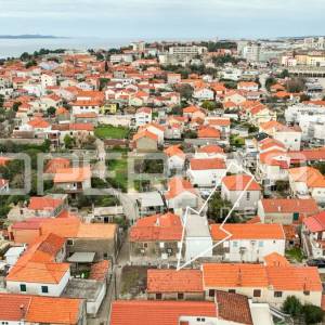 Kuća s 2 stana i pomoćnim objektom, 190 m2, Arbanasi, Zadar
