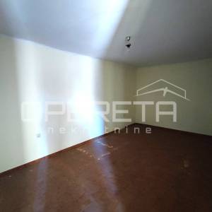Kuća s 2 stana i pomoćnim objektom, 190 m2, Arbanasi, Zadar
