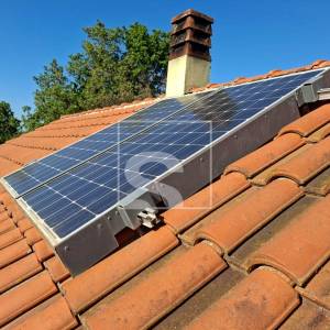 Kuća s dvorištem u Peroju