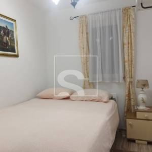 Kuća s dvorištem u Peroju