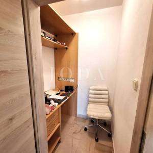 Kuća s prostranom okućnicom i bazenom na iznimnoj lokaciji