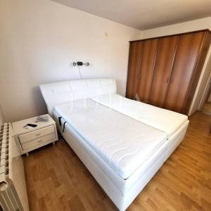 Kuća s prostranom okućnicom i bazenom na iznimnoj lokaciji