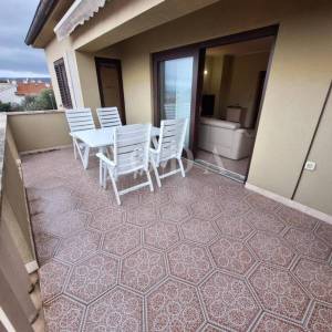 Kuća s prostranom okućnicom i bazenom na iznimnoj lokaciji