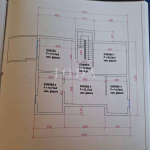 Kuća s prostranom okućnicom i bazenom na iznimnoj lokaciji