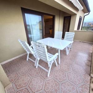 Kuća s prostranom okućnicom i bazenom na iznimnoj lokaciji