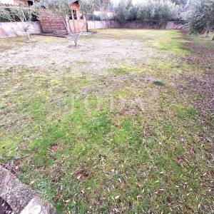 Kuća s prostranom okućnicom i bazenom na iznimnoj lokaciji