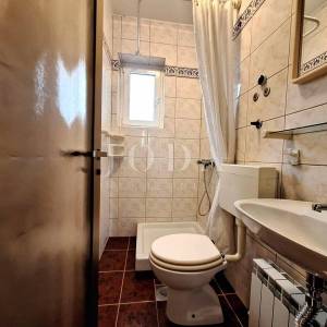 Kuća s prostranom okućnicom i bazenom na iznimnoj lokaciji