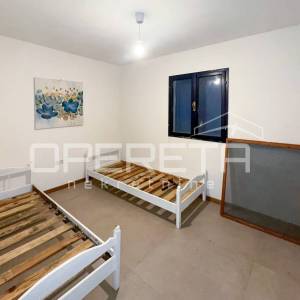 Kuća s velikim zemljištem i maslinama u Bogdanovićima