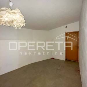 Kuća s velikim zemljištem i maslinama u Bogdanovićima