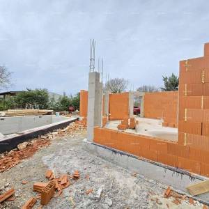 Kuća sa bazenom u gradnji – Medulin