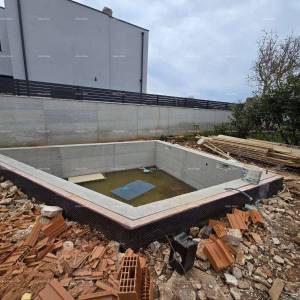 Kuća sa bazenom u gradnji – Medulin
