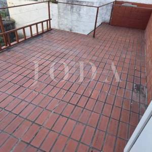 Kuća u centru Crikvenice, 150 m², 200 m od mora – potencijal za investiciju