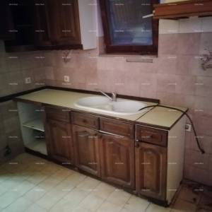 Kuća u centru Marčane s vrtom.