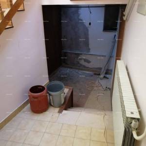 Kuća u centru Marčane s vrtom.