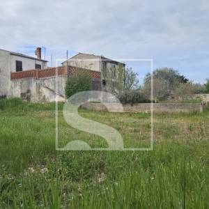 Kuća u Vodnjanu sa dvorištem