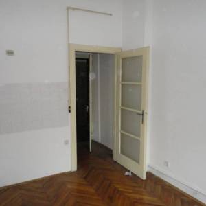 Kvaternikov Trg, 1-sobni stan 15m2, visoko prizemlje