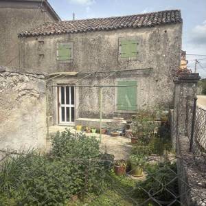 Labin, okolica, kuća za adaptaciju u manjem, mirnom selu