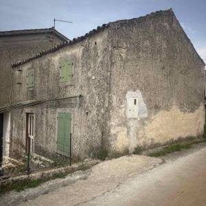 Labin, okolica, kuća za adaptaciju u manjem, mirnom selu