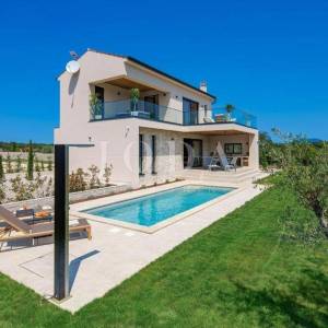 Labin, okolica, moderna Villa s bazenom i privatnim wellnessom