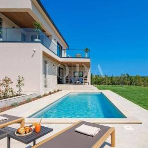 Labin, okolica, moderna Villa s bazenom i privatnim wellnessom