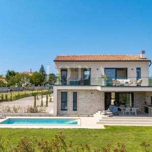 Labin, okolica, moderna Villa s bazenom i privatnim wellnessom