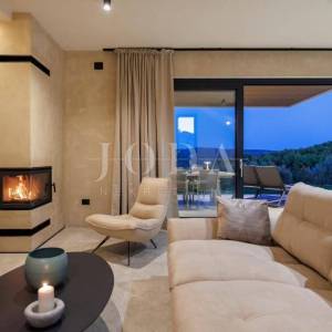 Labin, okolica, moderna Villa s bazenom i privatnim wellnessom