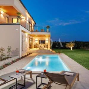 Labin, okolica, moderna Villa s bazenom i privatnim wellnessom