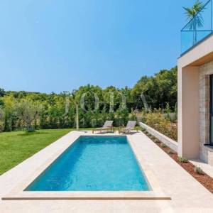 Labin, okolica, moderna Villa s bazenom i privatnim wellnessom