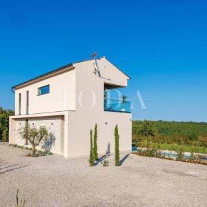 Labin, okolica, moderna Villa s bazenom i privatnim wellnessom