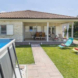 Labin – Uređena prizemnica s bazenom