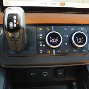 Land Rover Defender 110 X-Dynamic HSE 3.0D 300ks AWD