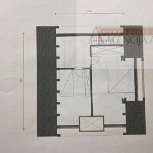 Lika - Stajnica građevinsko zemljište 258 m2 + građevinska dozvola