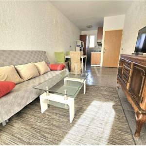 Ližnjan, kuća sa tri stambene jedinice 