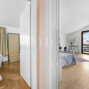 Ližnjan, kuća sa tri stambene jedinice 