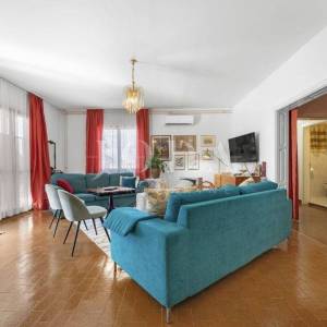 Ližnjan, kuća sa tri stambene jedinice 