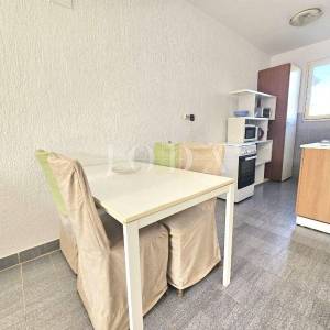 Ližnjan, kuća sa tri stambene jedinice 